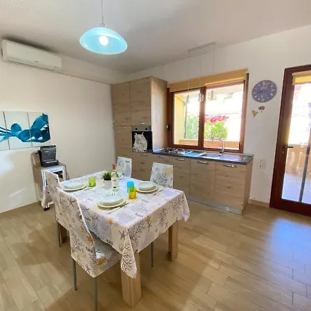 Capitana Privat Parking- 350 From The Quartu Sant'Elena