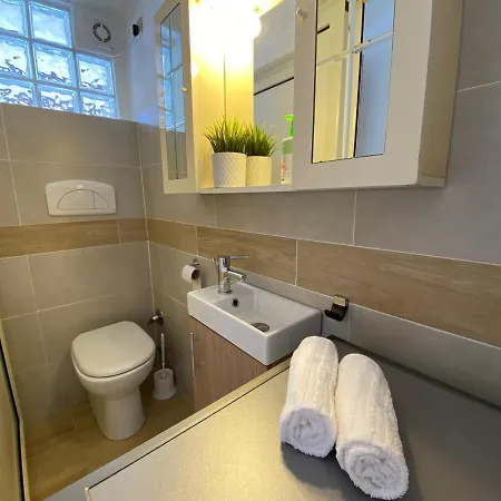 펜션 Capitana Privat Parking- 350 From The *